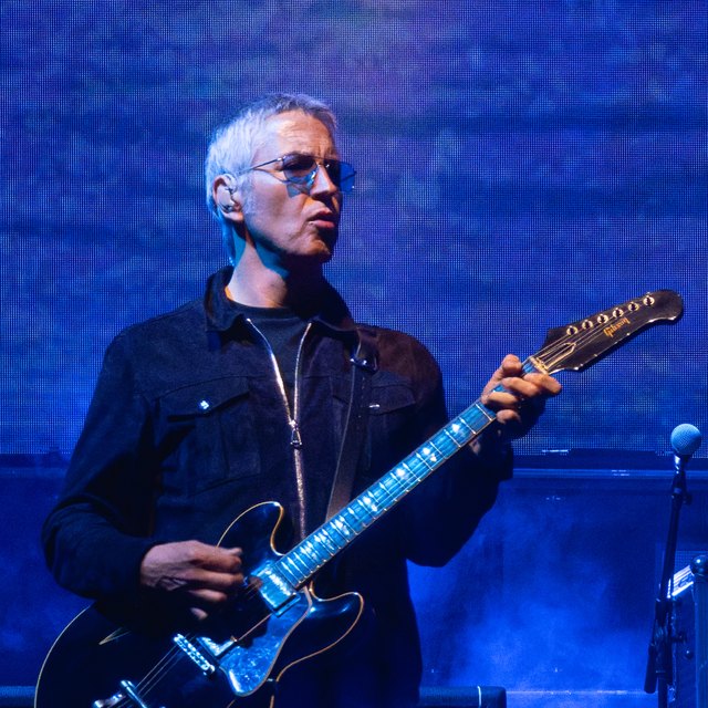 Gem Archer — Guitar, former Oasis member